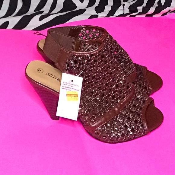 Heels - Picture 2 of 2